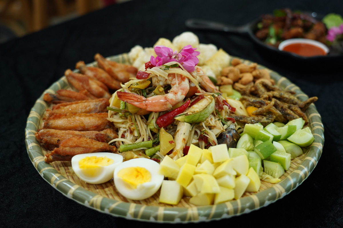 ตำมั้ย by เชฟมุ้ย ‘อี้หลง’ พลิกชีวิตไกด์ สู่เจ้าของร้านยำ