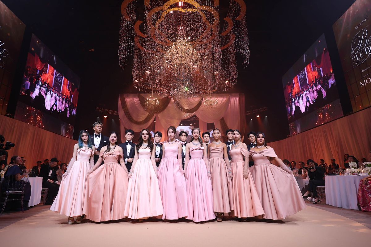 EM DISTRICT จัดกาล่าหรู เปิดตัว 15 หนุ่มสาวดาวรุ่งเจนใหม่