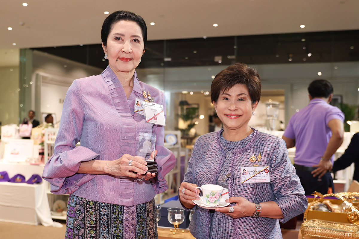 รศ.นราพร จันทร์โอชา-พลโทหญิงสุพัตรา รัตนสุวรรณ