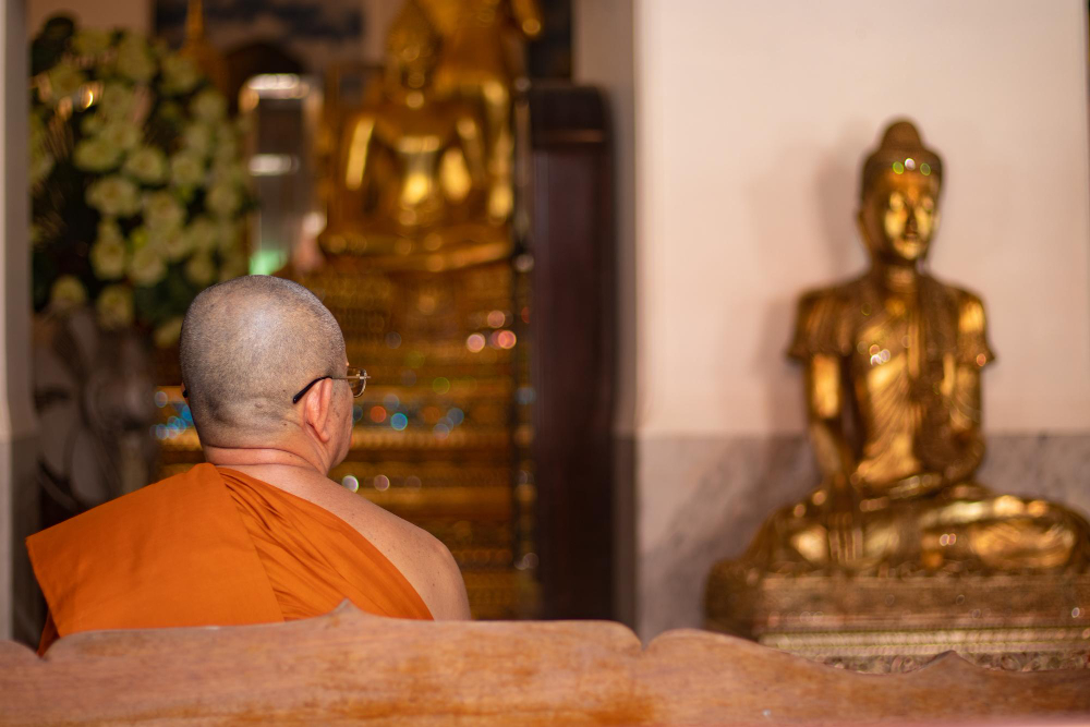 พระต้องเสียภาษีหรือไม่ ? เปิดข้อกฎหมาย-เงินทำบุญได้รับยกเว้น