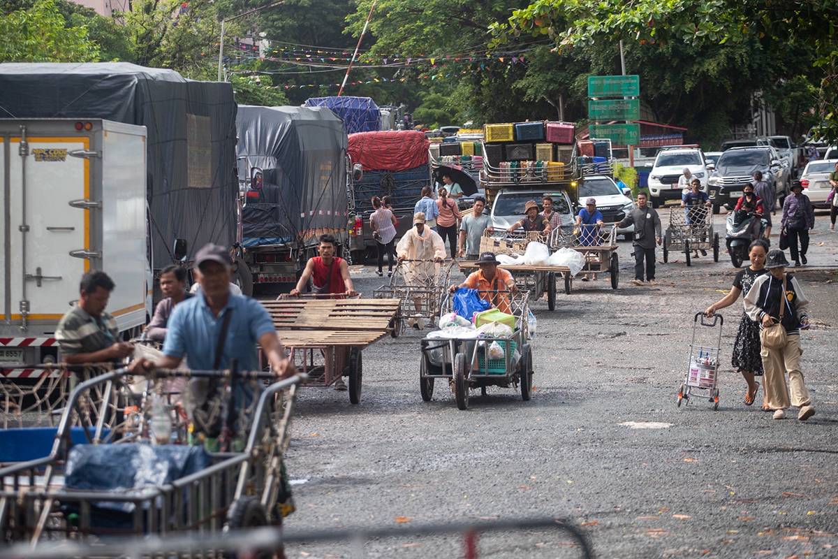 สมอ.เดินหน้าบี้สินค้าทะลักไทย หนักใจ ‘กองทัพมด’ แอบขนผ่านชายแดน