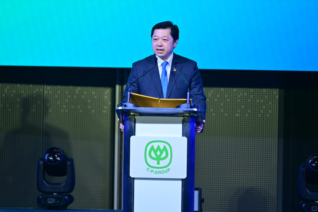 นายศุภชัย เจียรวนนท์ ประธานคณะผู้บริหาร บริษัท เครือเจริญโภคภัณฑ์ จำกัด (ซีพี)