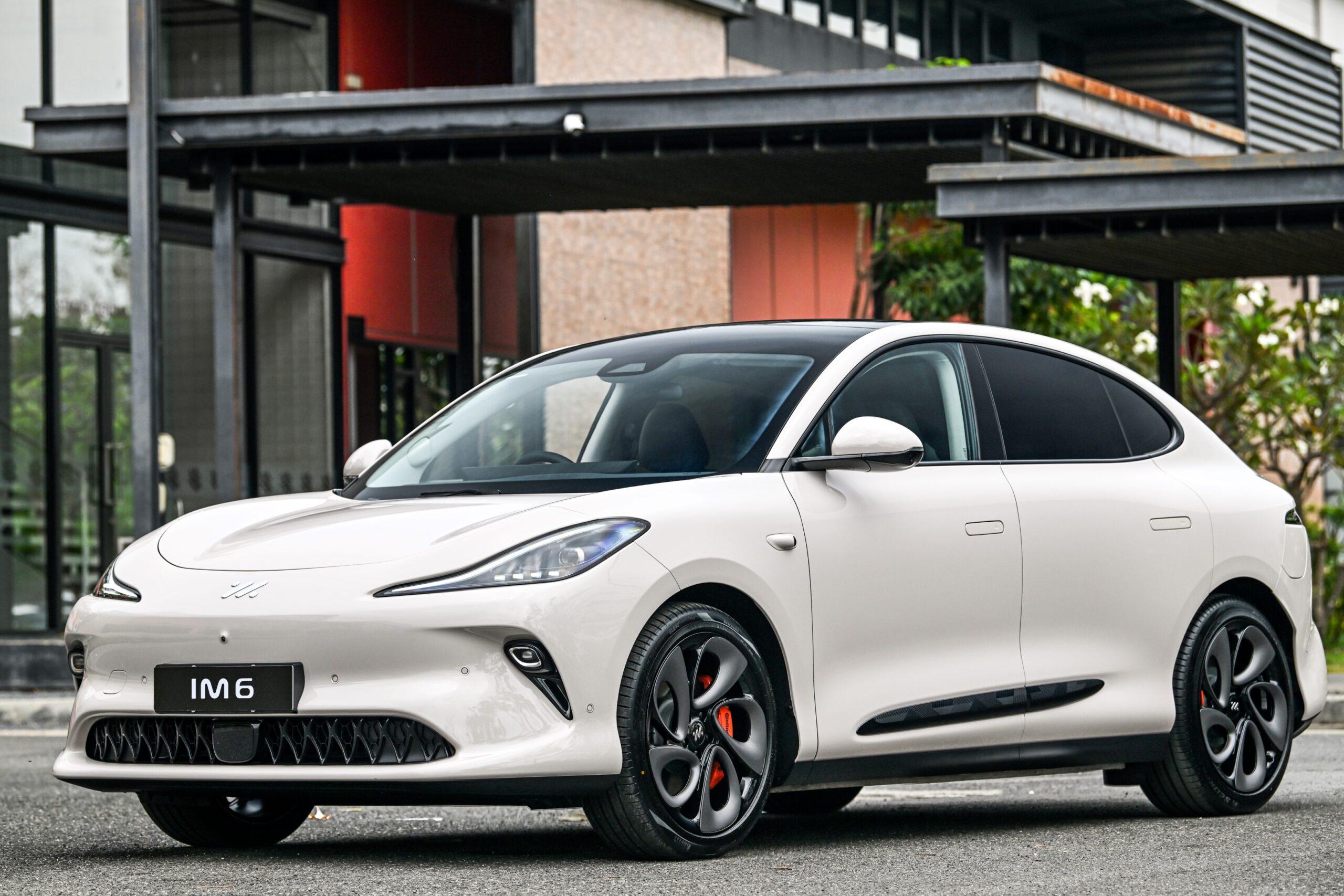  เอ็มจี โชว์ผลรถอีวี ‘MG IM6’ คว้า 5 ดาวมาตรฐาน Euro NCAP