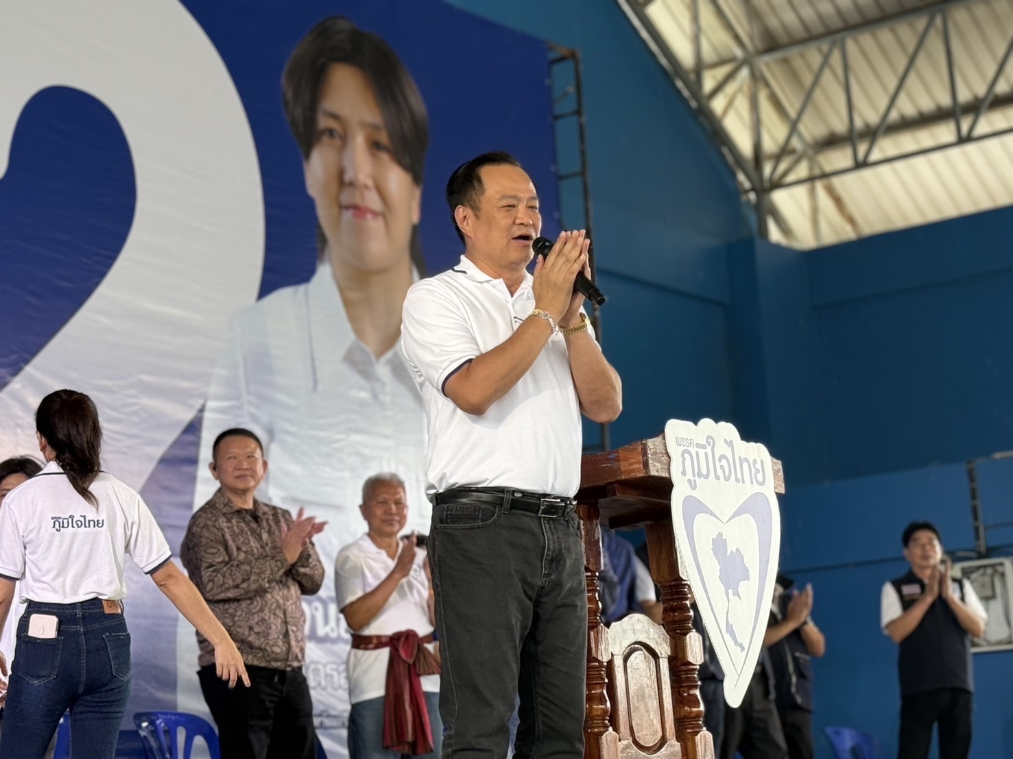 อนุทิน ประกาศเวทีหาเสียงศรีสะเกษ “คนละครึ่ง” 1 เดือนถึงมือแน่