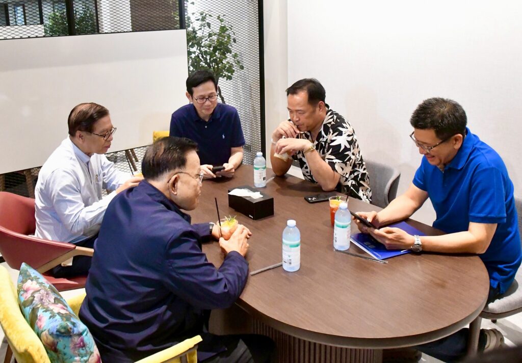 รัฐมนตรีคนนอก