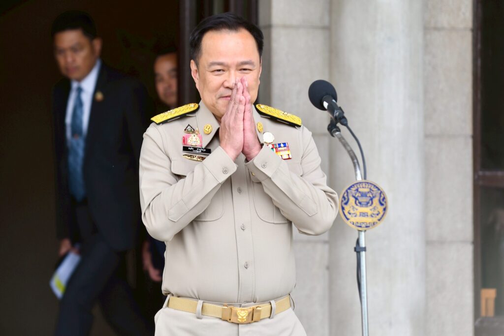 อนุทิน ชาญวีรกูล เดินหน้าโครงการคนละครึ่งพลัส