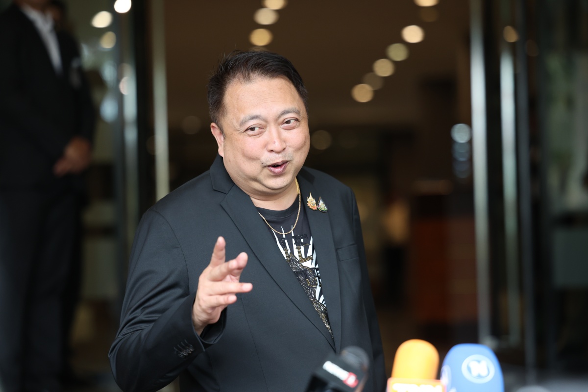 สุชาติ จ่อหอบก๊วน สส.ซบ ‘ภูมิใจไทย’ พร้อมงัด ‘ธรรมนัส’ ศึกเลือกตั้งใต้