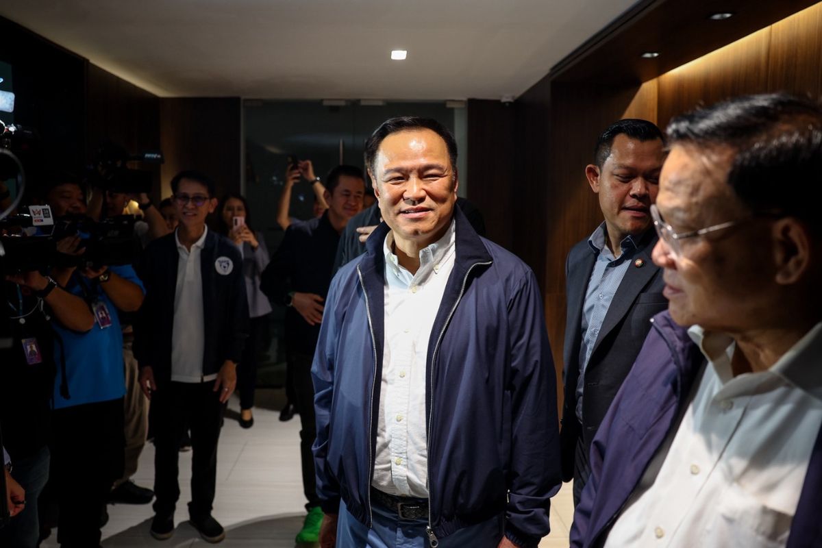 อนุทิน นำประชุม สส. ลุ้นคำตอบพรรคประชาชน จับตารวมเสียงไม่ให้เกิน 290