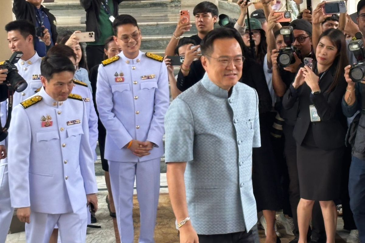ครม.อนุทิน ตบเท้าเข้าทำเนียบ ก่อนเข้าเฝ้าฯ ถวายสัตย์ปฏิญาณ