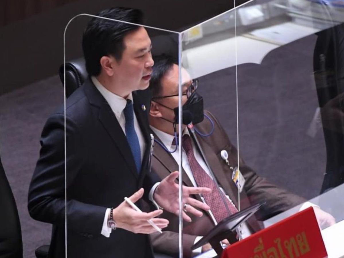 นายจักรพล ตั้งสุทธิธรรม