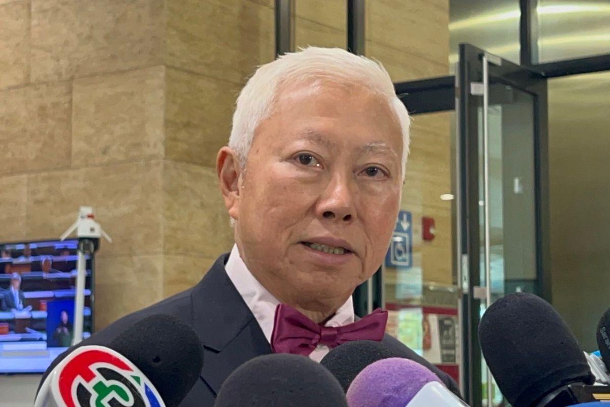 บวรศักดิ์ จ่อถก 3 ฝ่ายลุยแก้ รธน. เล็งรวม 3 ร่าง หารือปมประชามติ เชื่อคนไทยไม่สับสนบัตร 4 ใบ