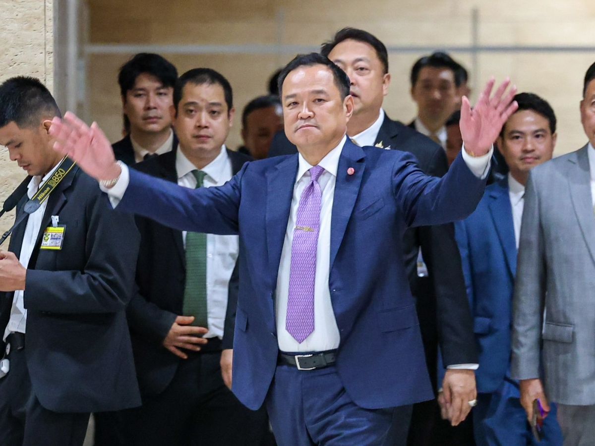 นายกฯ สั่งศูนย์ปฏิบัติการช่วยเหลือภัยพิบัติฯ เก็บสถิติ พื้นที่รับน้ำ เยียวยา
