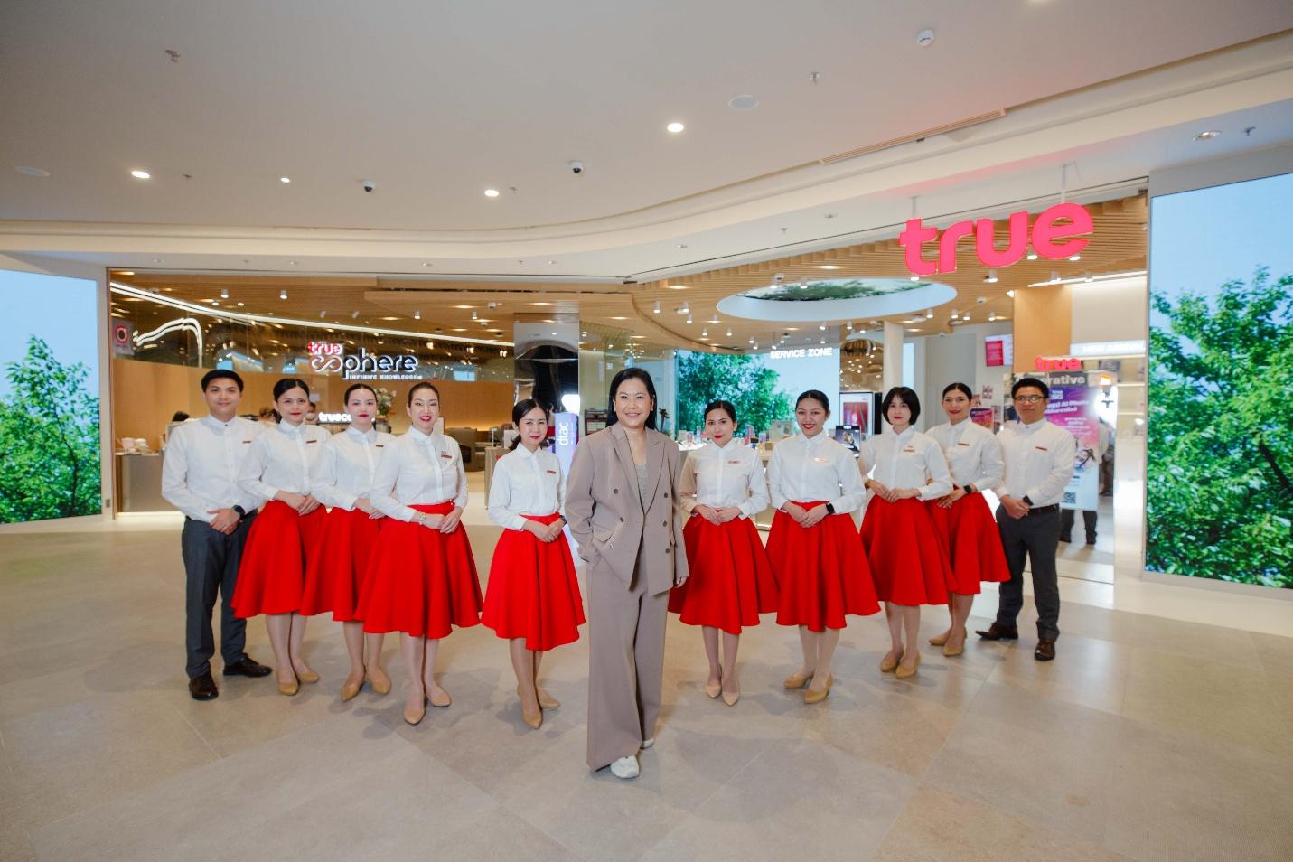 ทรู เผยโฉมใหม่ “True Branding Shop” และ “TrueSphere” ณ Dusit Central Park