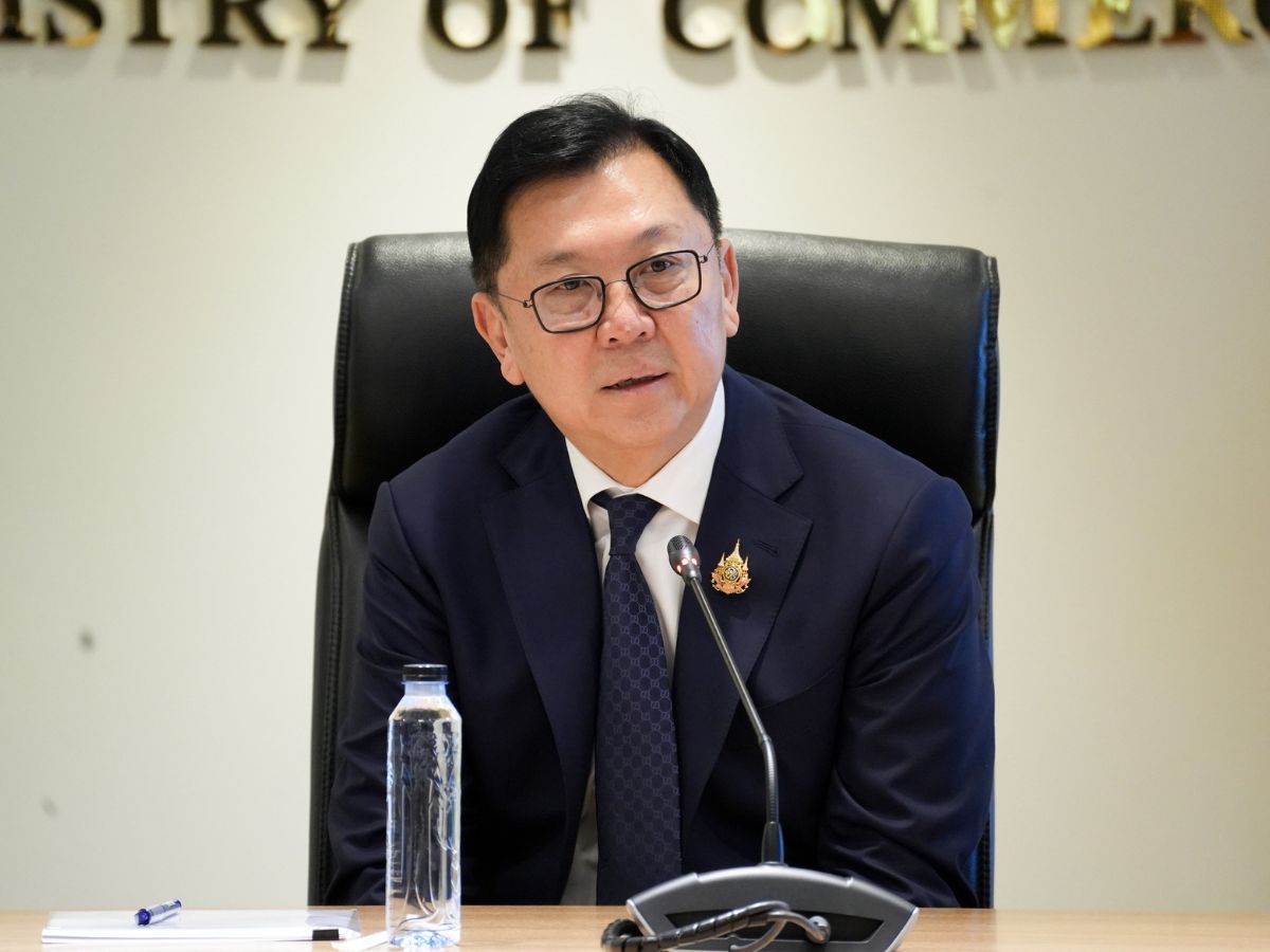 จตุพรกำชับข้าราชการกระทรวงพาณิชย์ ปฏิบัติหน้าที่ต่อเนื่อง