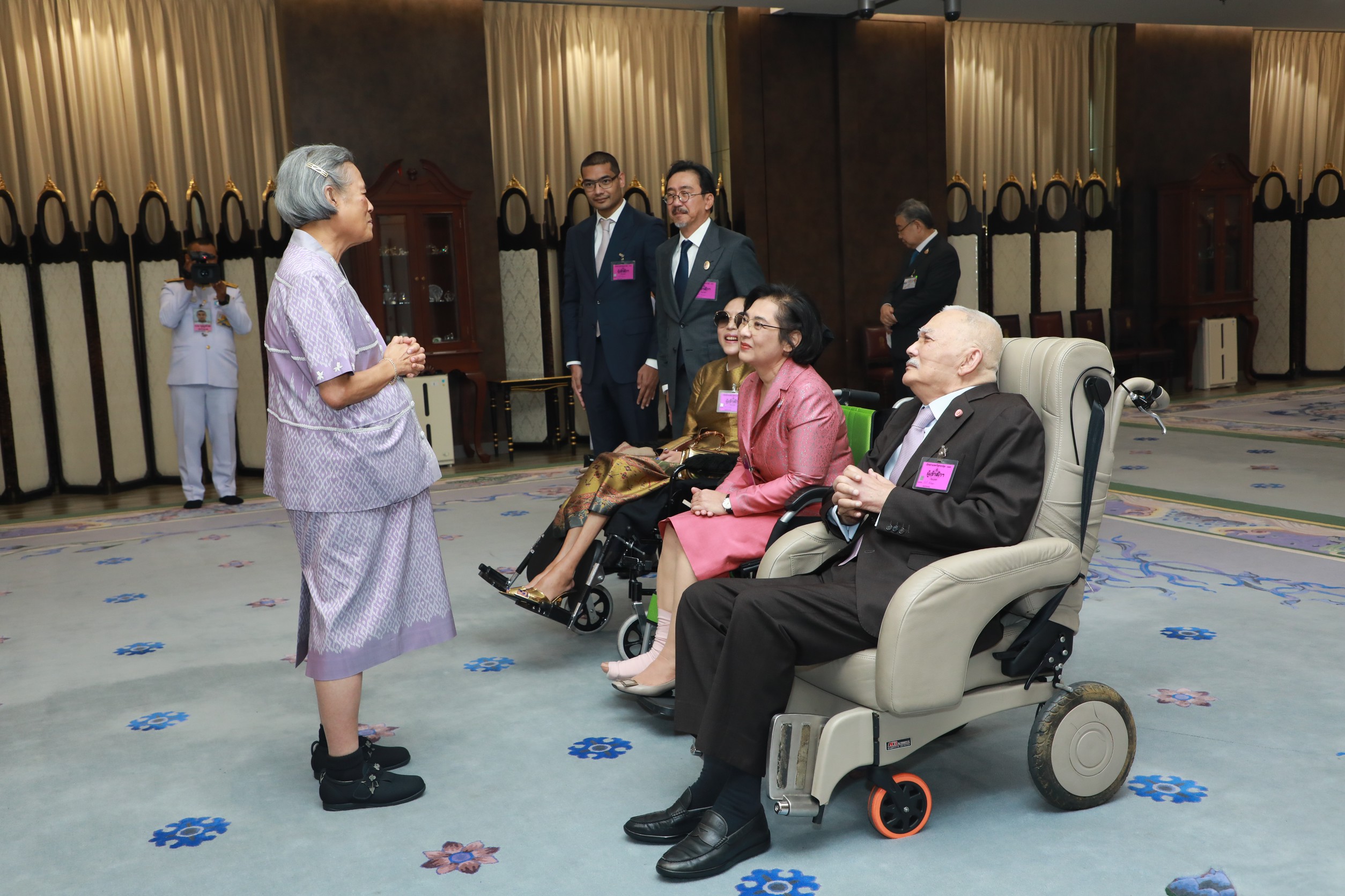 กรมสมเด็จพระเทพรัตนราชสุดาฯ พระราชทานพระราชวโรกาสให้ท่านมุ้ยเฝ้าฯ
