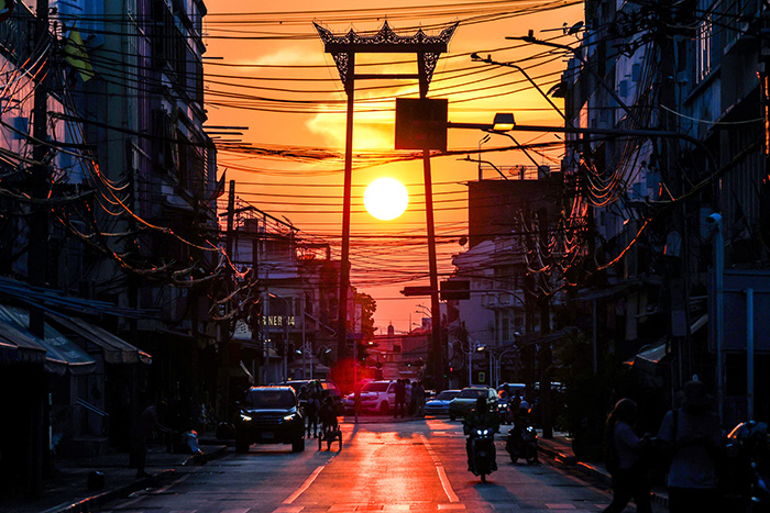 เติบโต แต่ไม่ทั่วถึง เศรษฐกิจไทยในมุมครัวเรือนฐานราก