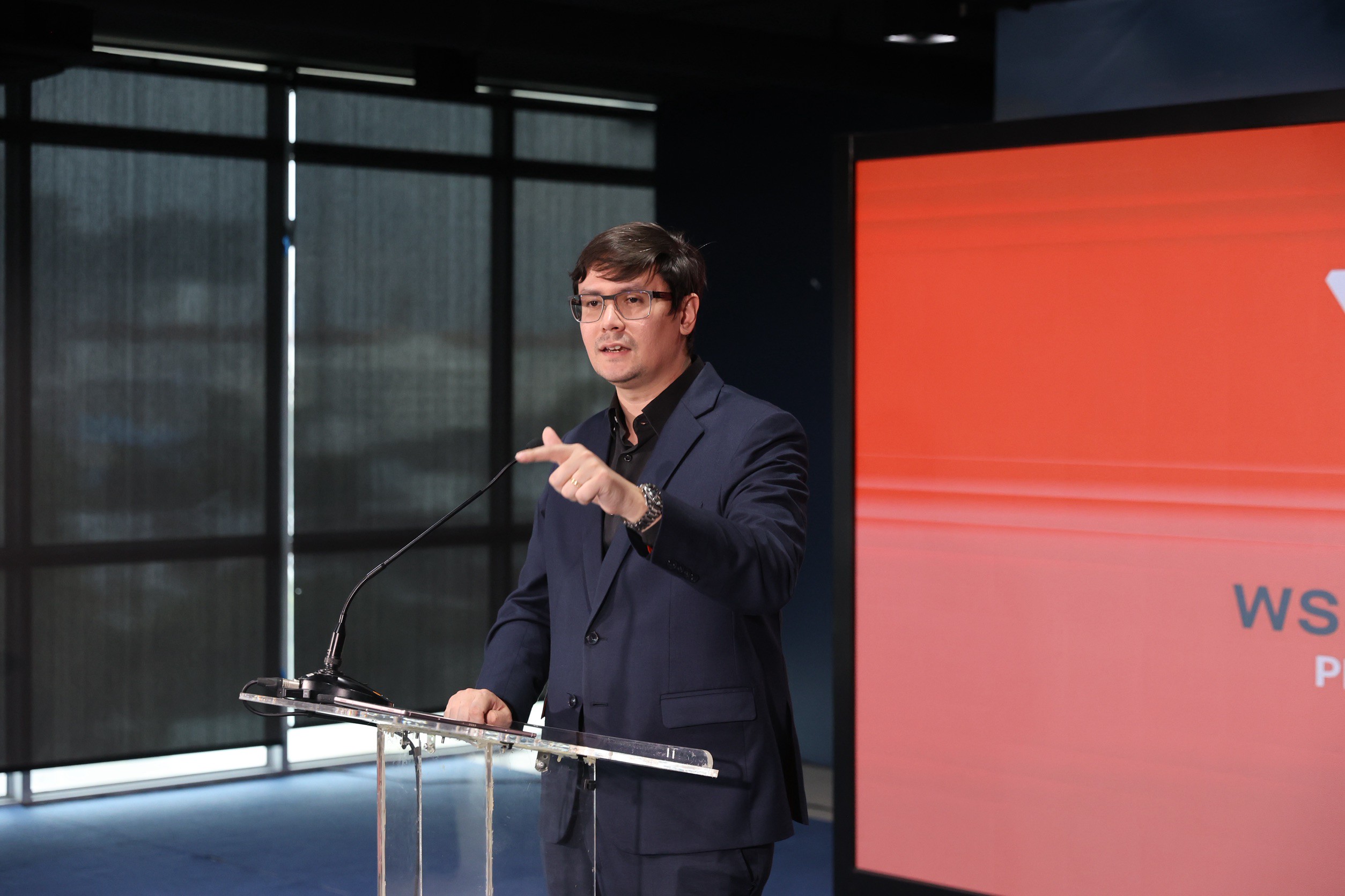  "รังสิมันต์ โรม" แถลงโรดแมปการติดตามเปิดโปงกลุ่มทุนเทายึดประเทศ ที่มีเครือข่ายพัวพันกับนักการเมืองระดับสูงของไทยและกัมพูชา