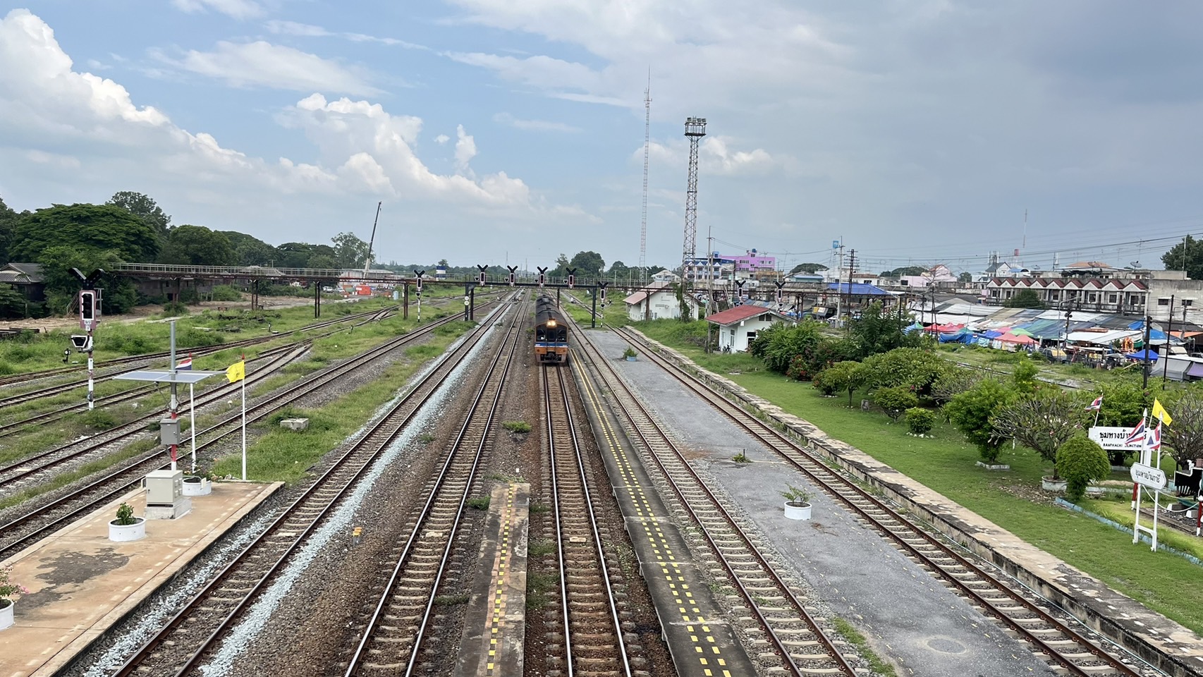 Suphanburi-Ban Phachi train