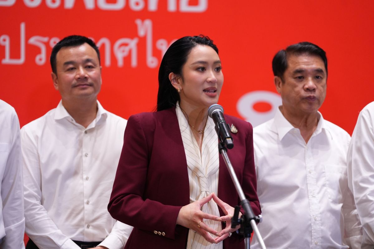 แพทองธารอุบชื่อแคนดิเดตเพื่อไทย ปัดตอบมีคนในตระกูลชินวัตรหรือไม่