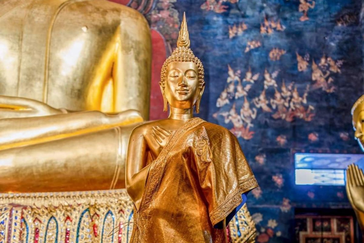 พระพุทธวิโลกนญาณบพิตรฯ พระพุทธรูปประจำพระชนมวาร สมเด็จพระบรมราชชนนีพันปีหลวง