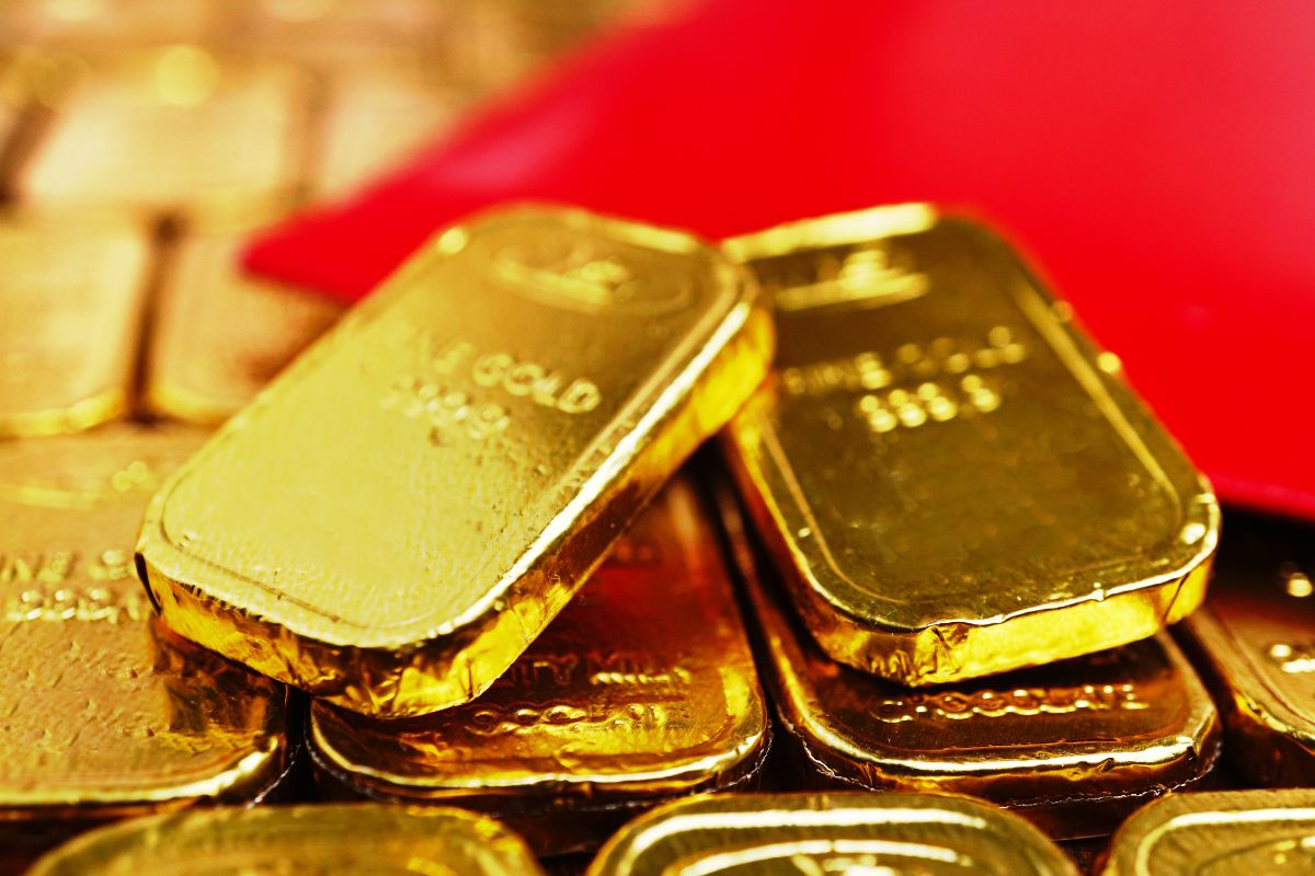 ราคาทองวันนี้ (22 ต.ค. 68) ปรับ 41 ครั้ง ร่วงลง 2,750 บาท รูปพรรณบาทละ 64,300 บาท