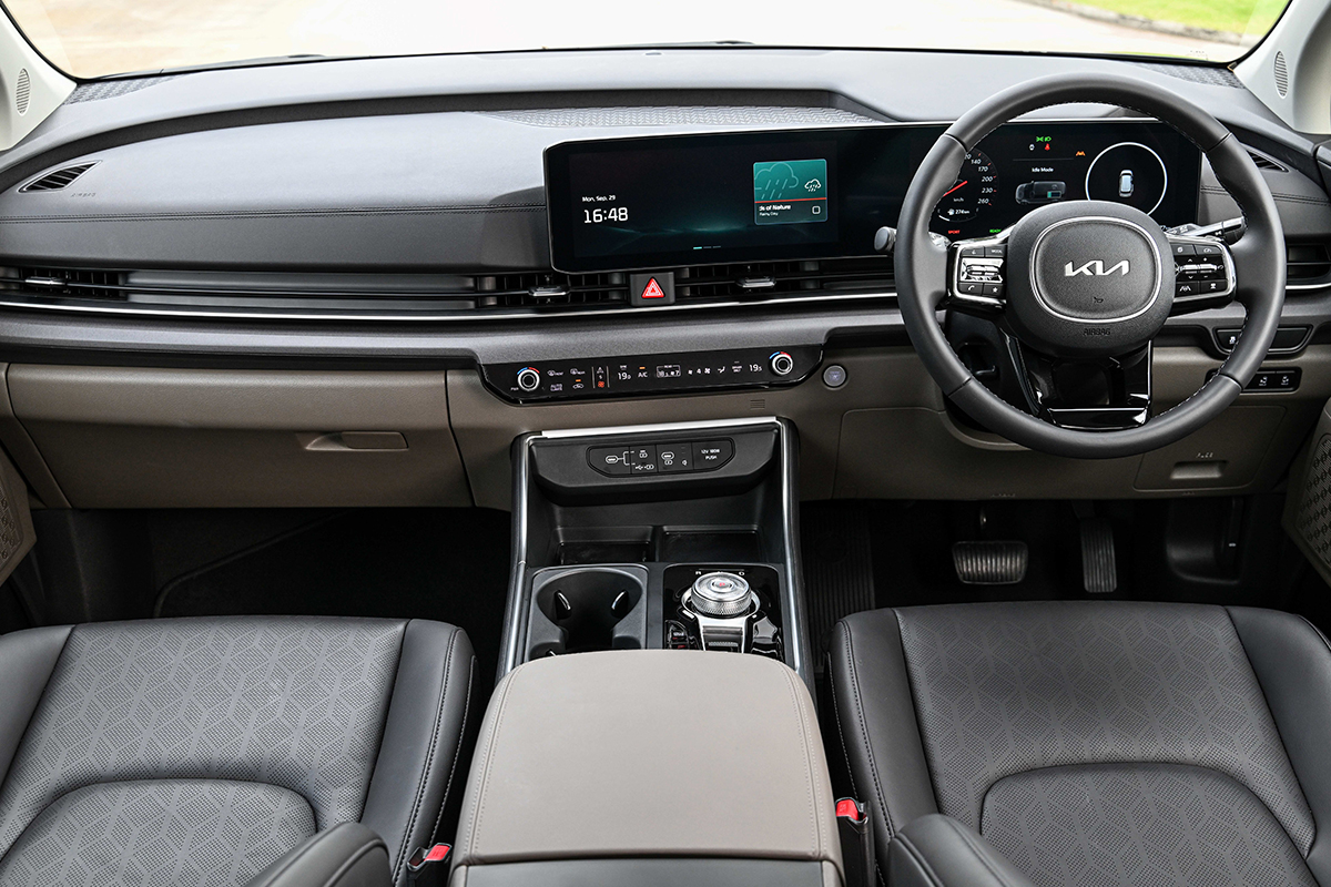 The new Kia Carnival HEV 7-seater