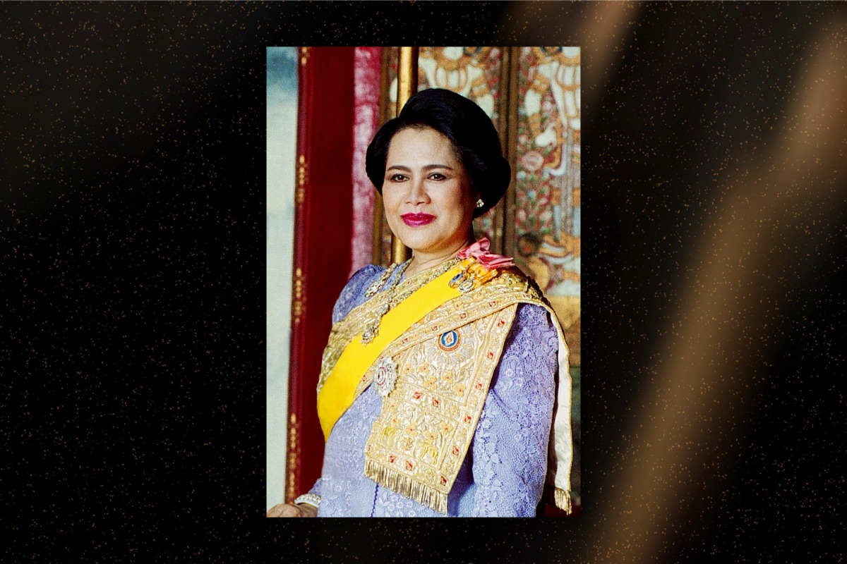 ในหลวงพระราชทานพระบรมราชานุญาต ให้พสกนิกรเข้าถวายสักการะ พระบรมศพ พระบรมราชชนนีพันปีหลวง