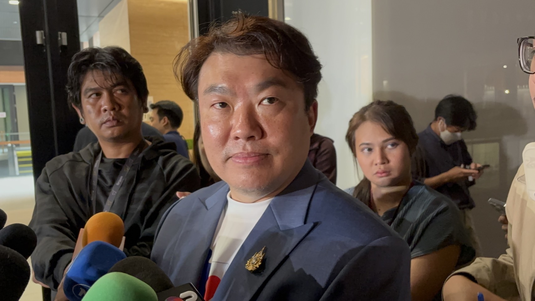 ‘สิริพงศ์’ โต้ ‘ศุภณัฐ’ ติงนโยบายปิดไฟถนน ลั่นอย่าโยงการเมือง