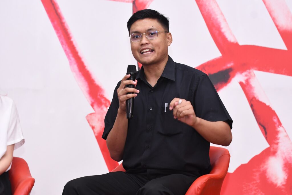 นายสิรภพ พุ่มพึ่งพุทธ