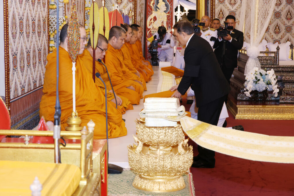 ในหลวง-พระราชินี