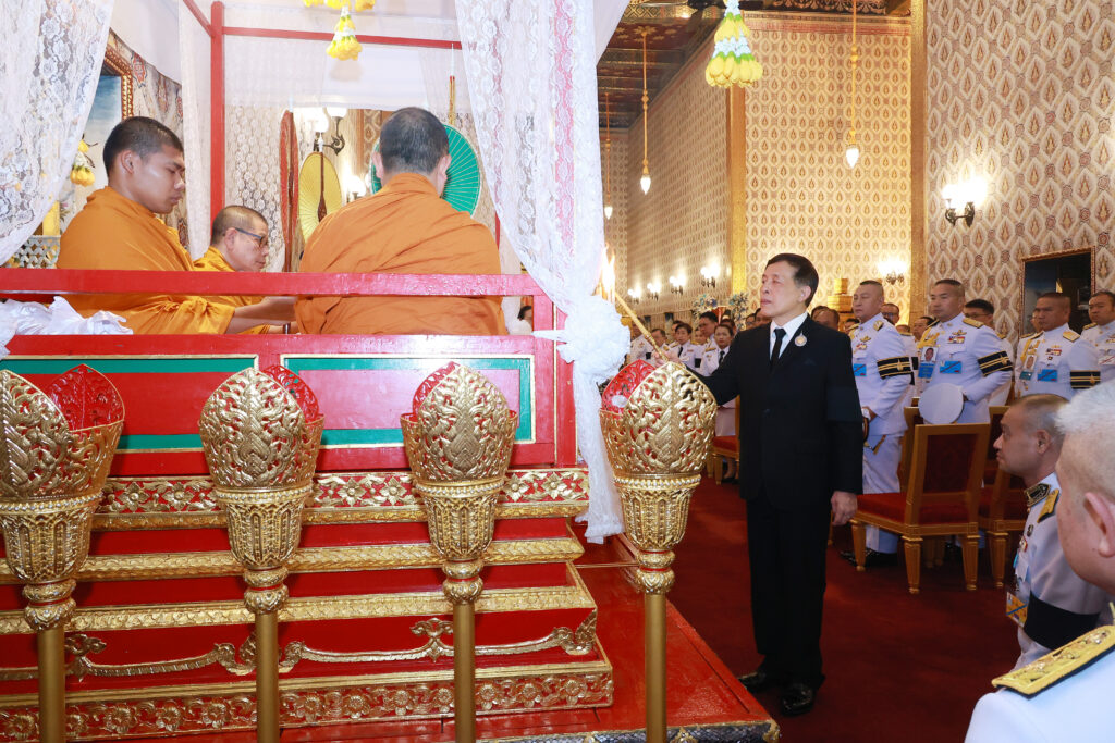 ในหลวง-พระราชินี