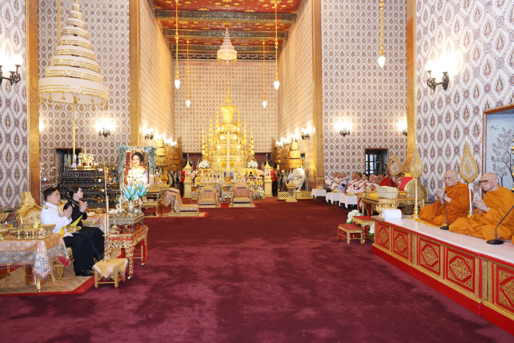 ในหลวง-พระราชินี