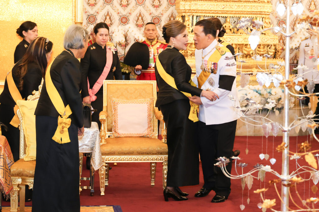 ในหลวง-พระราชินี