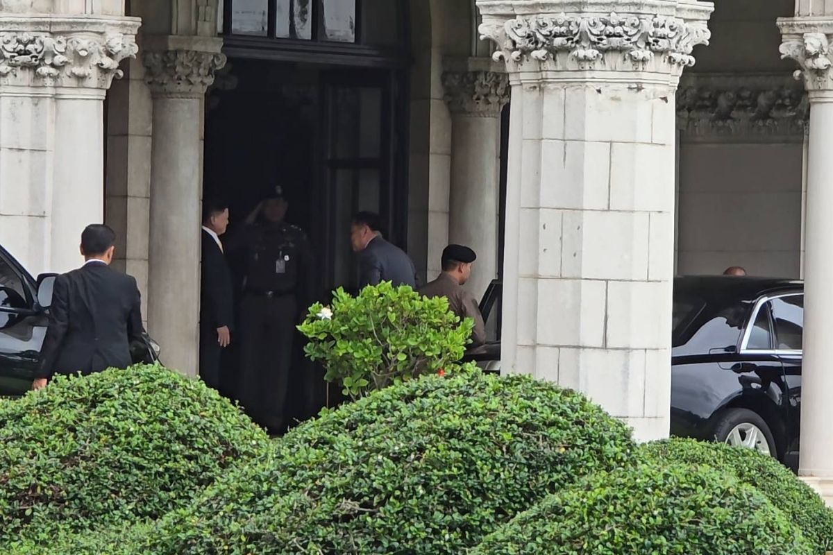 เริ่มนับถอย 120 วัน ยุบสภา​ “อนุทิน” เข้าทำเนียบหลังแถลงนโยบาย​ ​พบคณะ TCELS