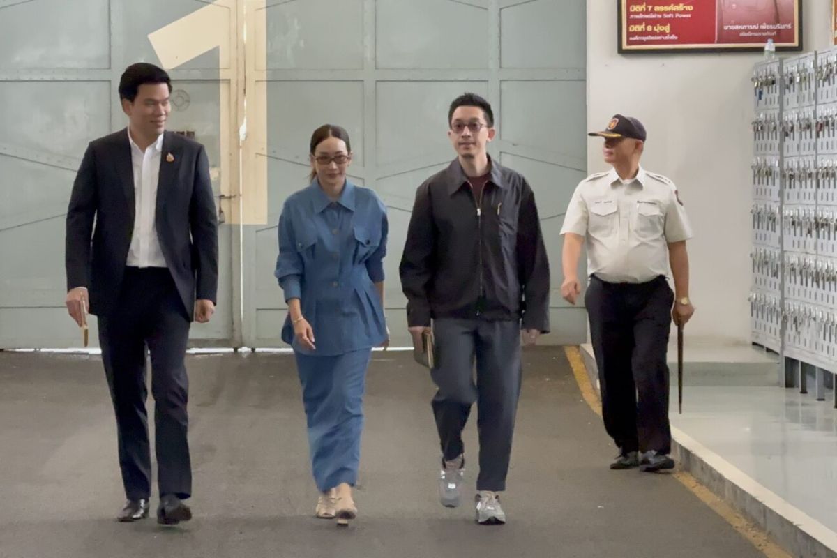 เอม เผย ‘ทักษิณ’ บ่นนิ้วชา แต่สุขภาพจิตดี อุบตอบปม รมว.ยุติธรรมยกฎีกาขออภัยโทษ