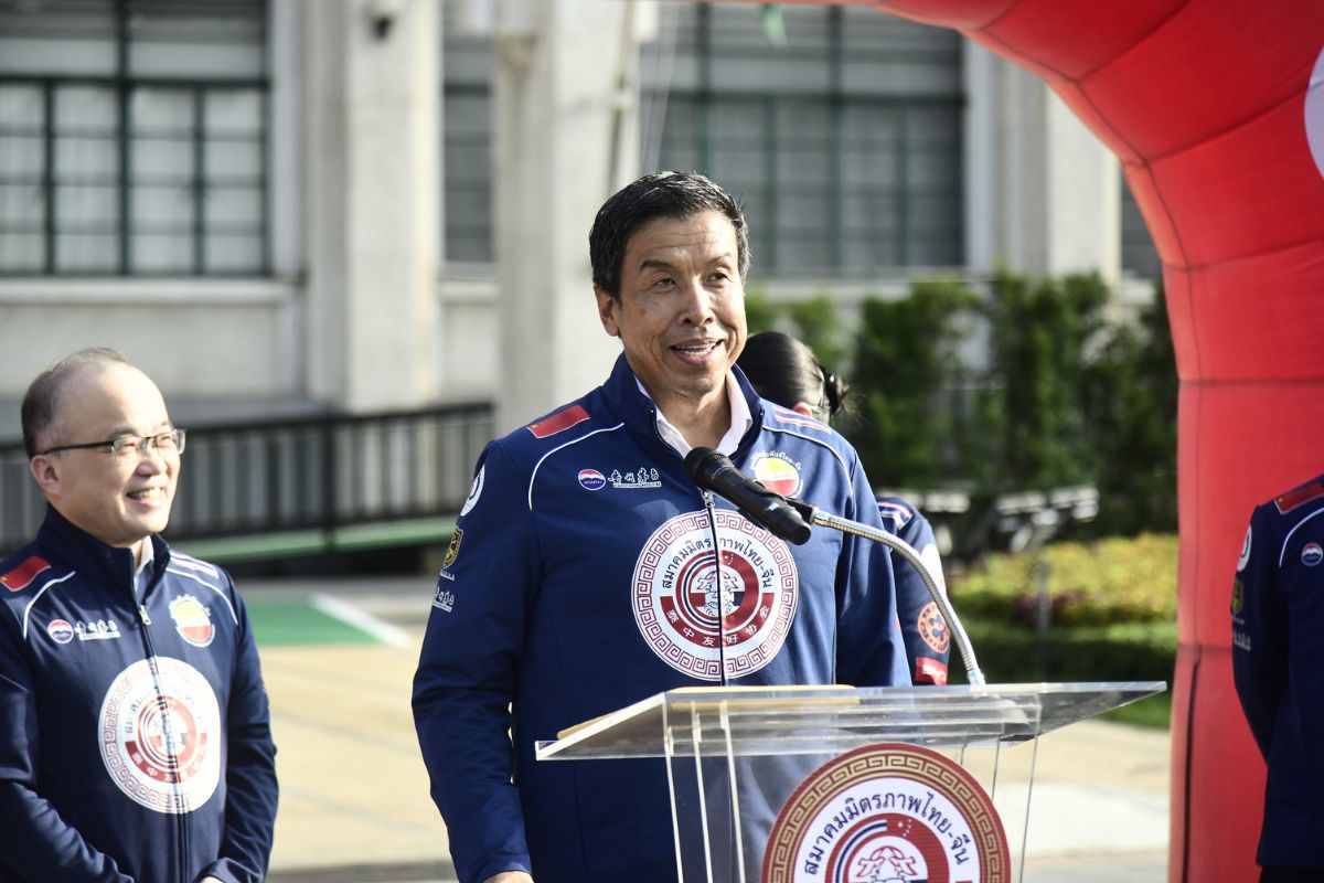 ชัชชาติ ร่วมปล่อยคาราวานรถยนต์ไฟฟ้า ฉลอง 50 ปี ไทย-จีน เดินทาง 5 พันกิโล