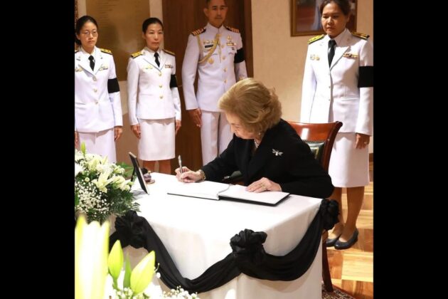 พระราชินีโซเฟียแห่งสเปน เสด็จฯ ทรงลงพระนามาภิไธยแสดงความเสียพระราชหฤทัย “พระพันปีหลวง”