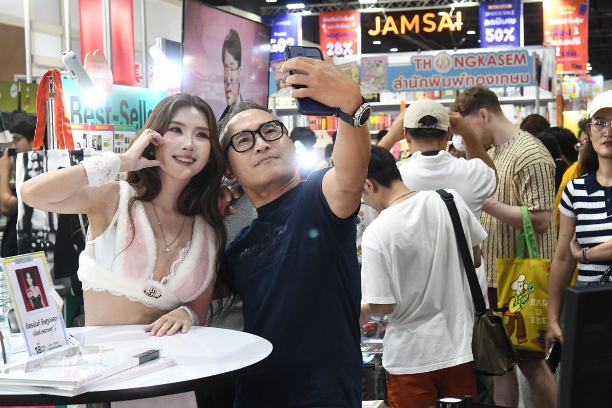 2 วันสุดท้ายงานหนังสือคนทะลุล้าน บูธมติชนอัดแน่นกิจกรรม