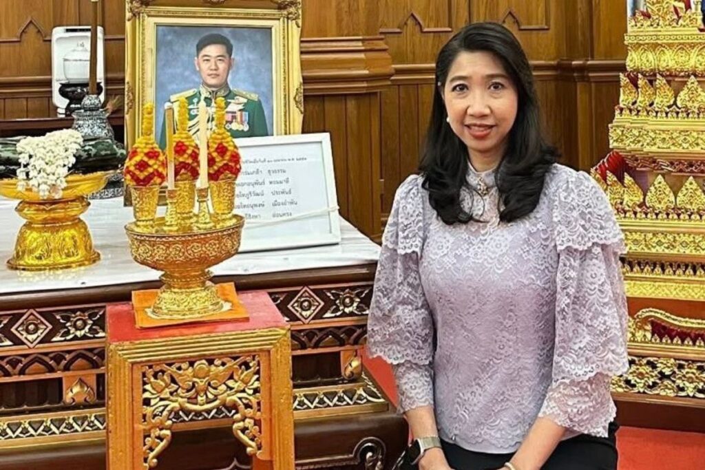 นิชา