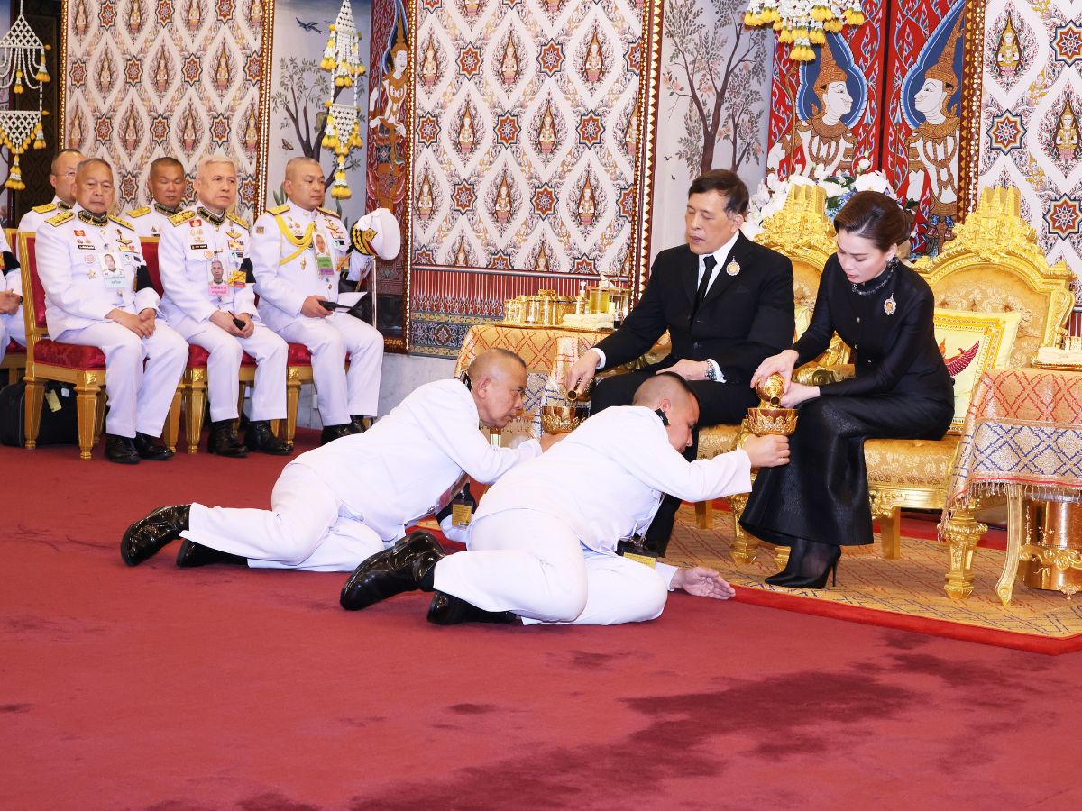 ในหลวง-พระราชินี ทรงบำเพ็ญพระราชกุศลพระพิธีธรรมสวดพระอภิธรรม พระบรมศพ “พระพันปีหลวง”