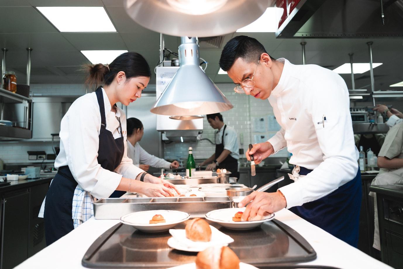 ค่ำคืนแห่งความประทับใจ “Blue by Alain Ducasse x Baan Tepa 4-Hands Dinner” 
