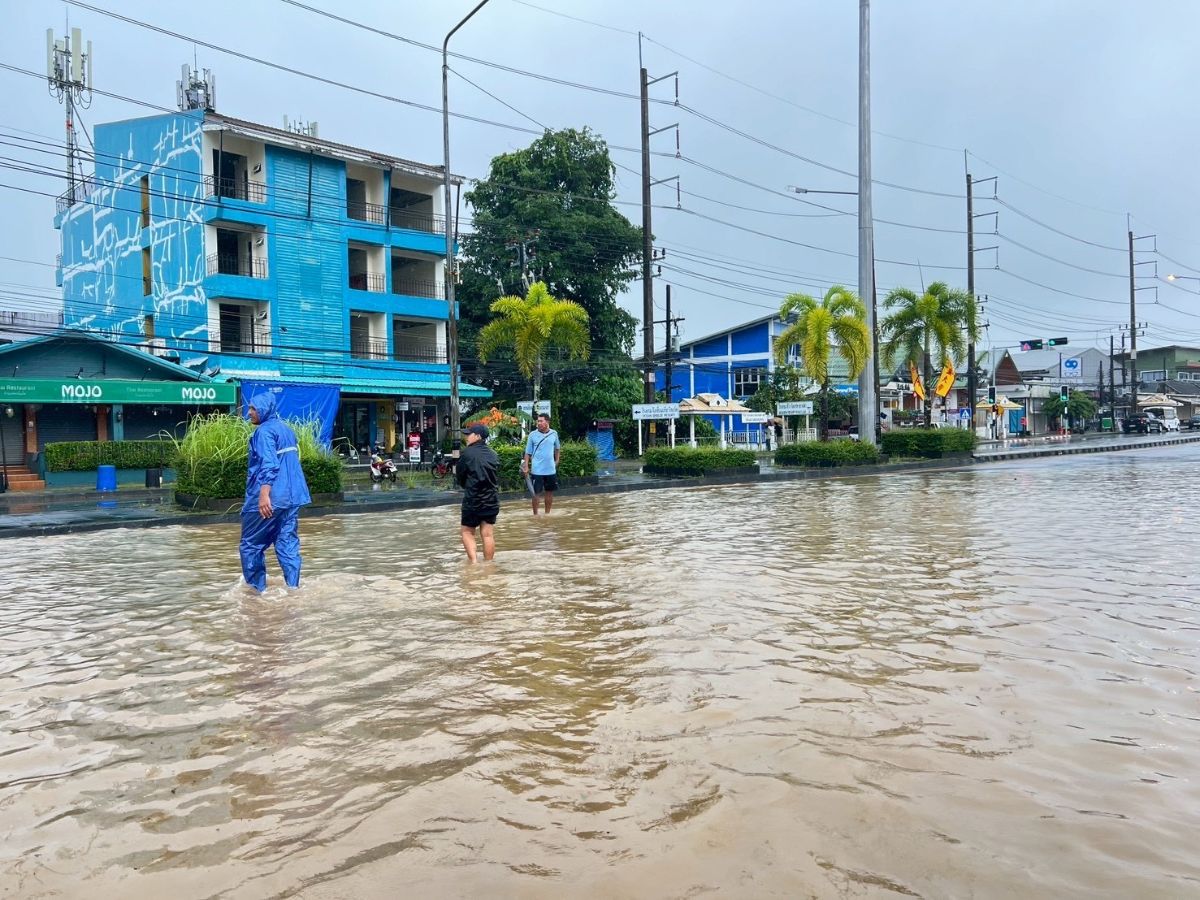 เขาหลัก พังงาน้ำท่วมหนัก หลังฝนตกต่อเนื่อง ปภ.เตือนระวังน้ำป่าไหลหลาก