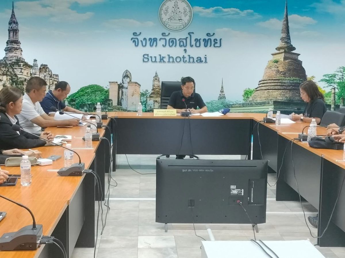 เผาเทียนเล่นไฟ จ.สุโขทัย ยืนยันจัดงานทั้ง 10 วัน แต่งดเว้นงานรื่นเริงทั้งหมด