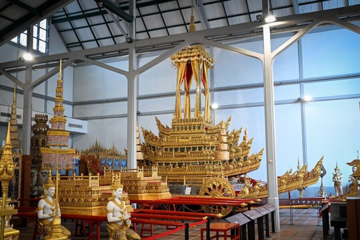 กรมสมเด็จพระเทพฯ เสด็จฯ บวงสรวงบูรณปฏิสังขรณ์ราชรถ พระราชพิธีถวายพระเพลิงพระบรมศพ