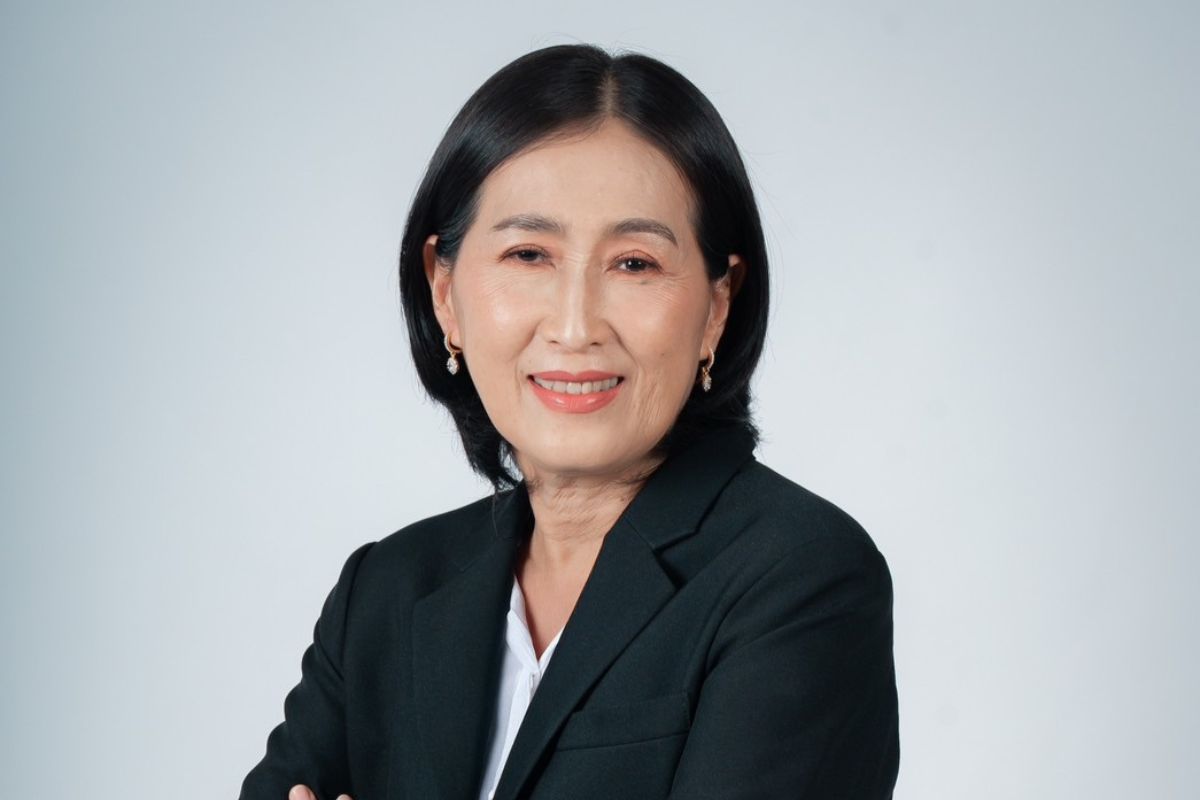 เด่นดาว โกมลเมศ