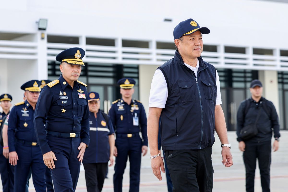 นายกฯบินสงขลารอบ 3 ตามเหตุน้ำท่วม ขนสิ่งของ-เจ็ตสกีขึ้น​ C-130 ระดมช่วย