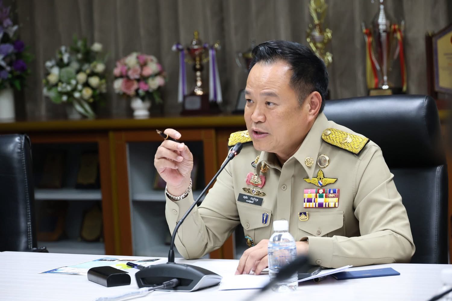 นายกฯอนุทิน ลงพื้นที่หาดใหญ่ สั่งเร่งช่วยเหลือพื้นที่ภัยพิบัติ 10 อำเภอ จ.สงขลา