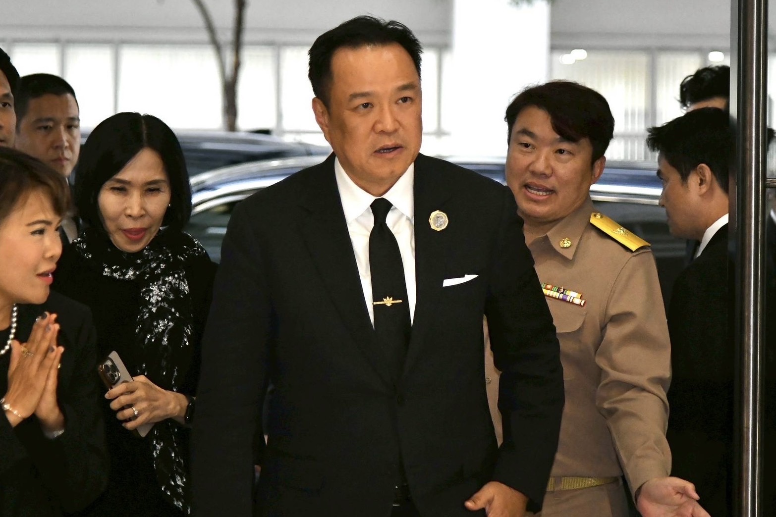 จับตา ครม. ถกแก้หนี้เสียต่ำแสน – แผนคุมชายแดน หลังชะลอข้อตกลงกัมพูชา เฝ้าระวังมวลน้ำ