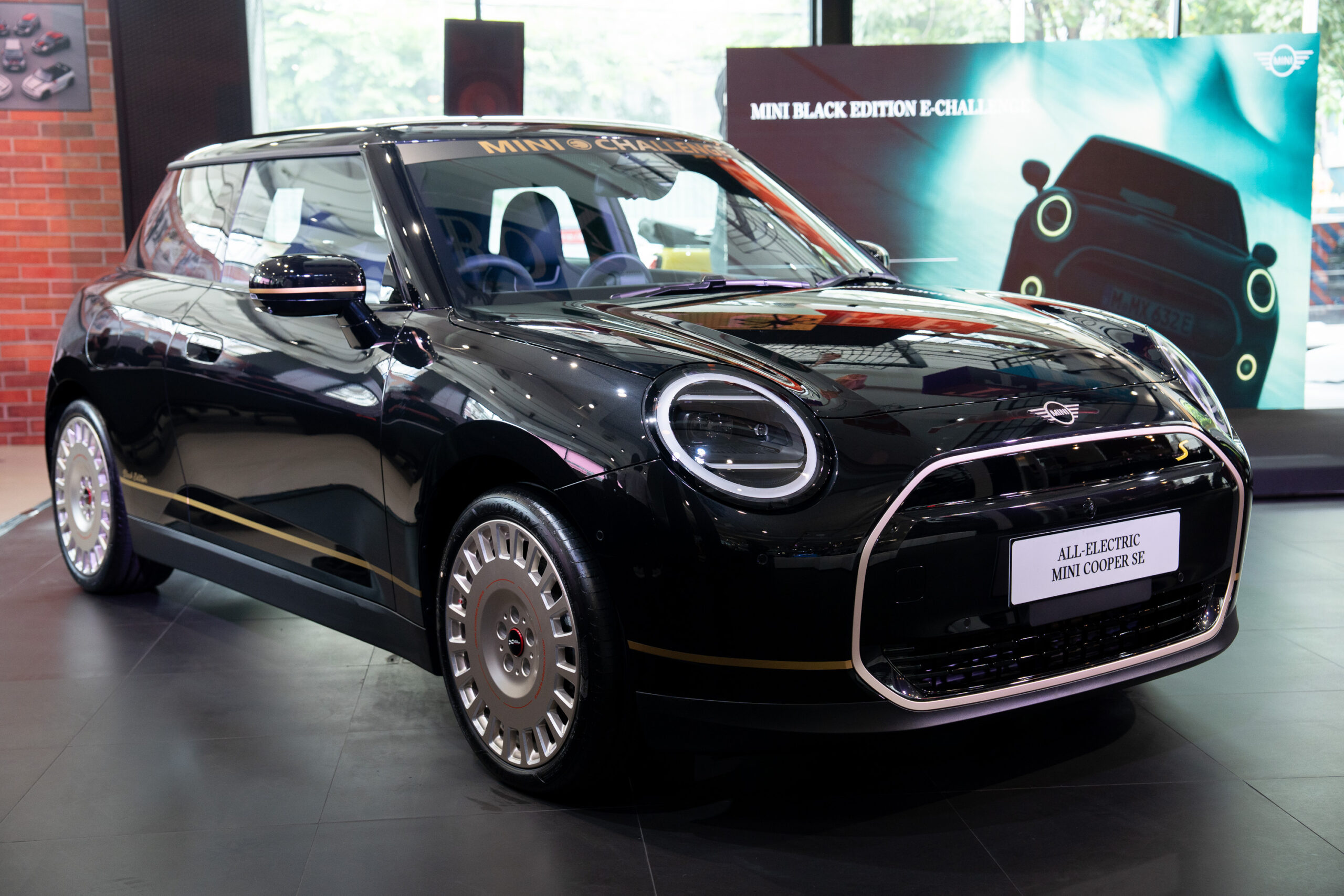 มิลเลนเนียม ออโต้ ส่งรถมินิ รุ่นพิเศษ ‘MINI Black Edition E-Challenge’ เอาใจสายสปอร์ต