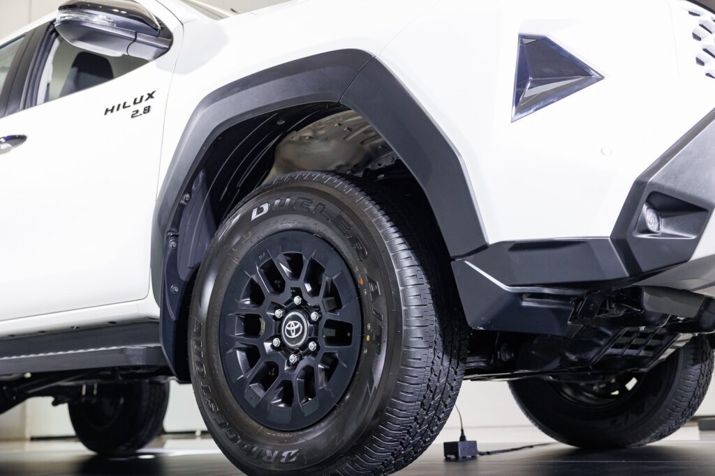 TOYOTA HILUX TRAVO